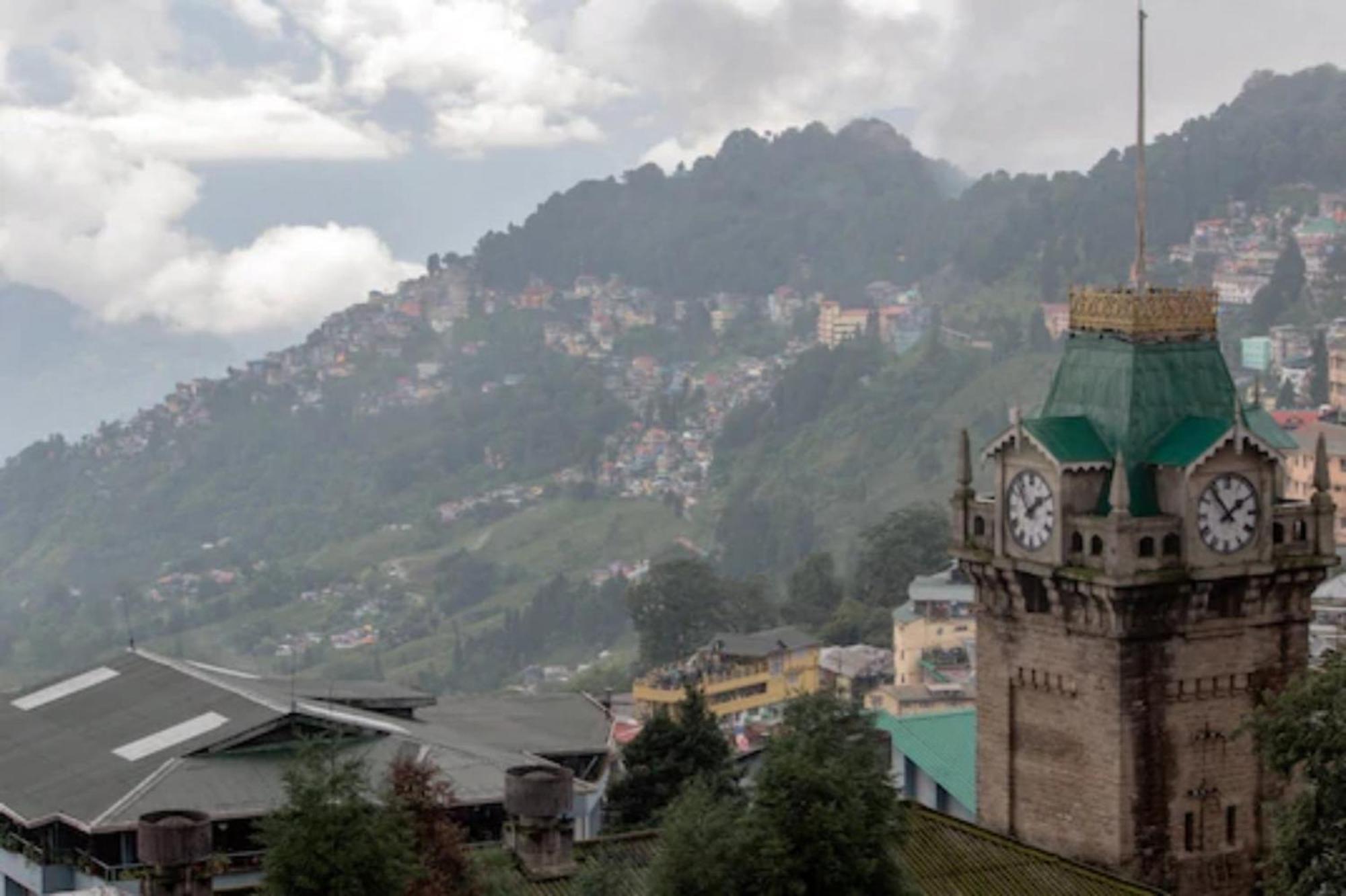 Grg Broadway Mall Road Darjeeling By Royal Collection Hotel Exterior photo
