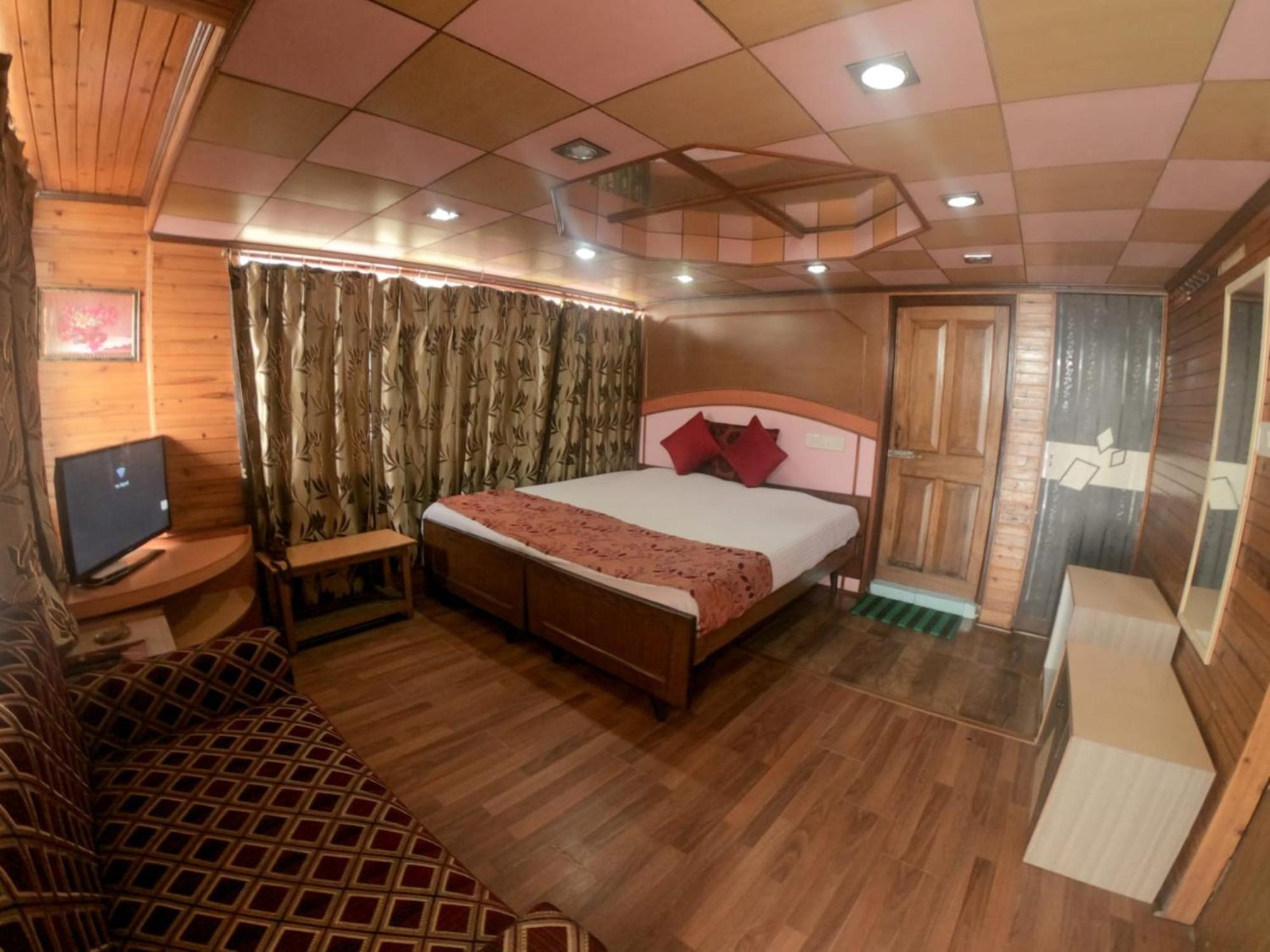 Grg Broadway Mall Road Darjeeling By Royal Collection Hotel Exterior photo