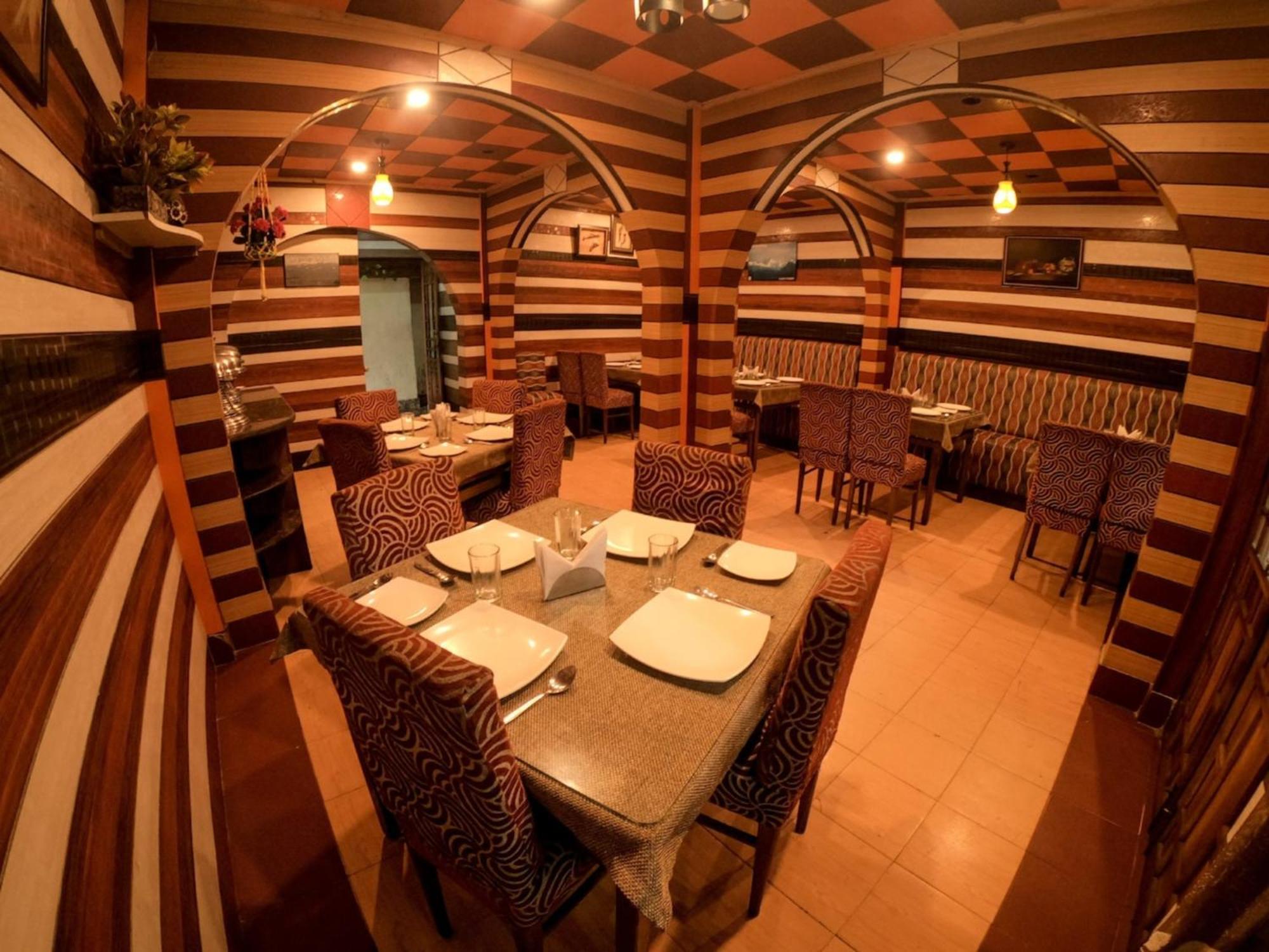 Grg Broadway Mall Road Darjeeling By Royal Collection Hotel Exterior photo